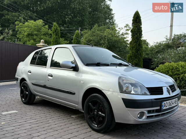 Серый Рено Clio Symbol, объемом двигателя 1.4 л и пробегом 207 тыс. км за 3250 $, фото 2 на Automoto.ua