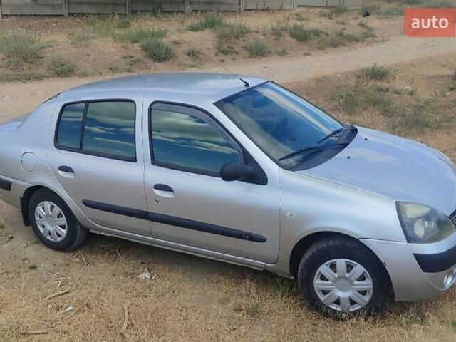 Серый Рено Clio Symbol, объемом двигателя 1.39 л и пробегом 217 тыс. км за 3300 $, фото 2 на Automoto.ua