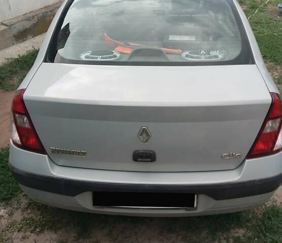 Серый Рено Clio Symbol, объемом двигателя 1.39 л и пробегом 199 тыс. км за 3200 $, фото 6 на Automoto.ua