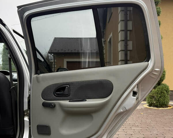 Сірий Рено Clio Symbol, об'ємом двигуна 1.4 л та пробігом 207 тис. км за 3250 $, фото 21 на Automoto.ua