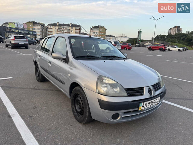 Серый Рено Clio Symbol, объемом двигателя 1.39 л и пробегом 277 тыс. км за 2650 $, фото 2 на Automoto.ua