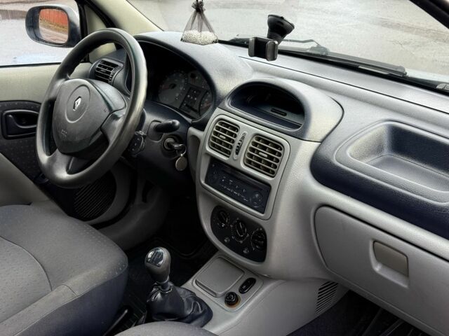 Серый Рено Clio Symbol, объемом двигателя 1.4 л и пробегом 244 тыс. км за 2750 $, фото 10 на Automoto.ua