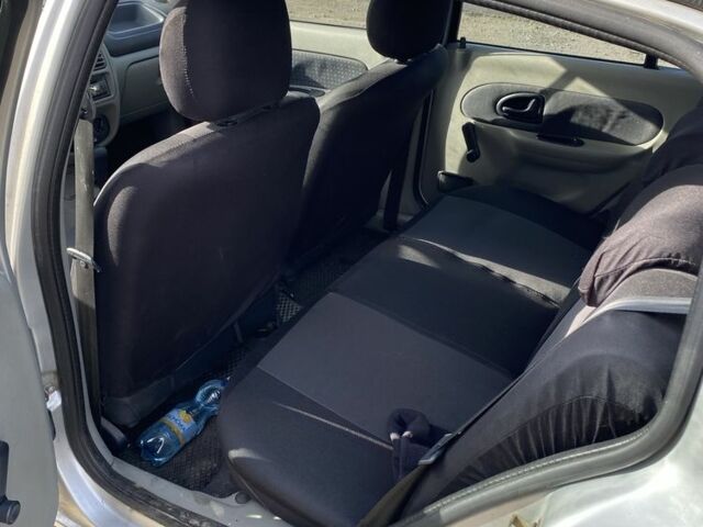 Серый Рено Clio Symbol, объемом двигателя 1.4 л и пробегом 130 тыс. км за 4300 $, фото 8 на Automoto.ua