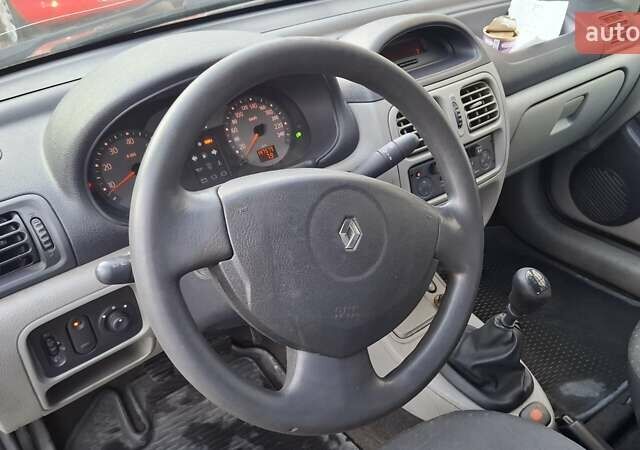 Серый Рено Clio Symbol, объемом двигателя 1.39 л и пробегом 148 тыс. км за 3500 $, фото 23 на Automoto.ua