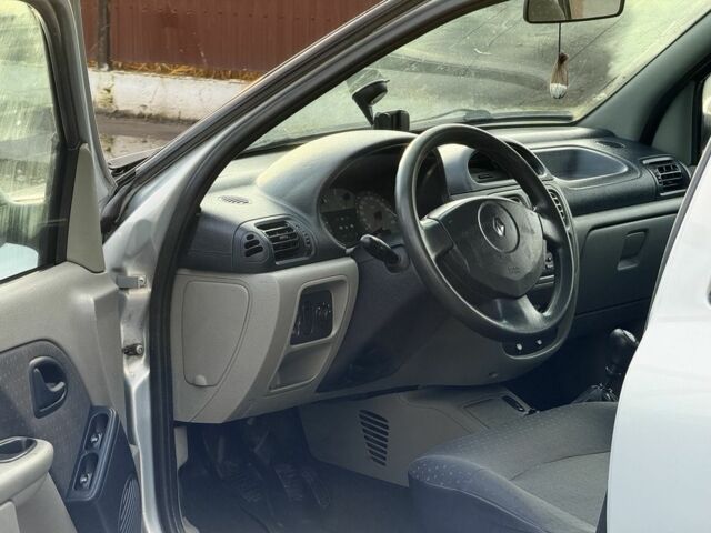 Серый Рено Clio Symbol, объемом двигателя 1.4 л и пробегом 244 тыс. км за 2750 $, фото 9 на Automoto.ua