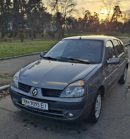 Серый Рено Clio Symbol, объемом двигателя 1.39 л и пробегом 148 тыс. км за 3500 $, фото 1 на Automoto.ua