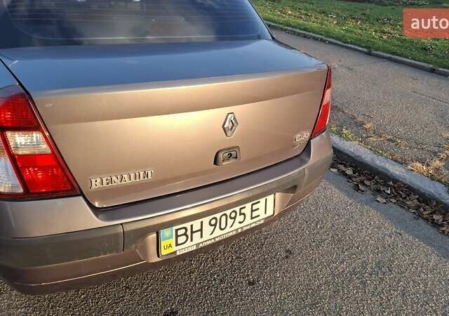 Серый Рено Clio Symbol, объемом двигателя 1.39 л и пробегом 148 тыс. км за 3500 $, фото 6 на Automoto.ua