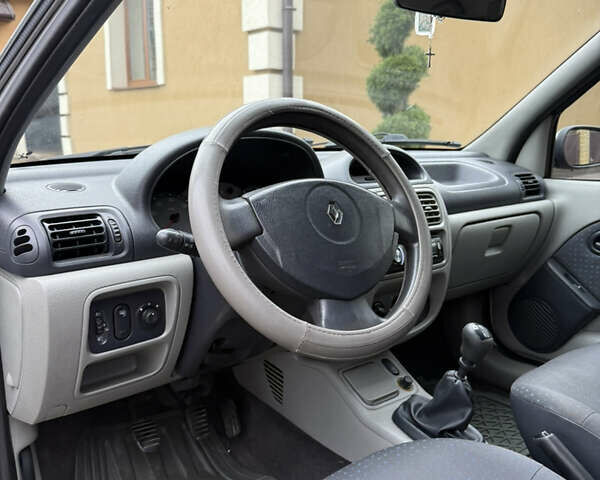 Сірий Рено Clio Symbol, об'ємом двигуна 1.4 л та пробігом 207 тис. км за 3250 $, фото 13 на Automoto.ua