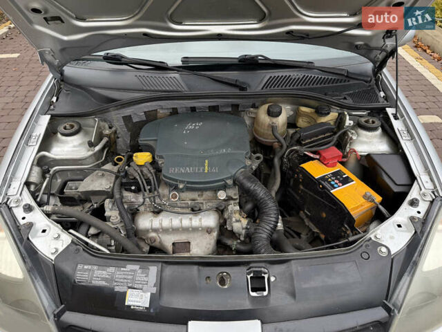 Сірий Рено Clio Symbol, об'ємом двигуна 1.4 л та пробігом 207 тис. км за 3250 $, фото 29 на Automoto.ua