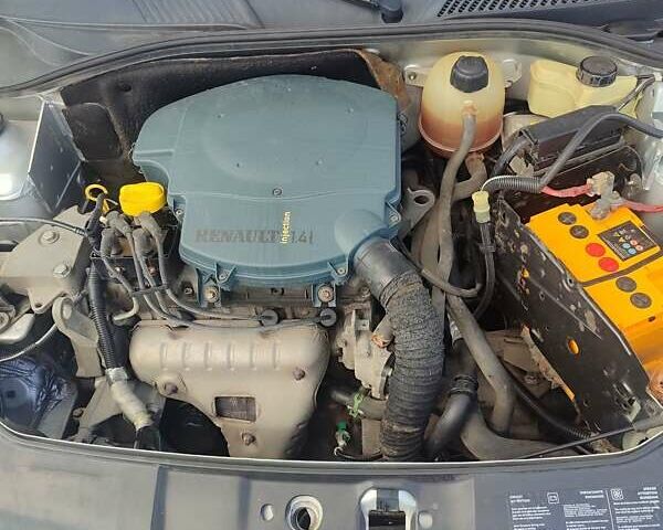 Серый Рено Clio Symbol, объемом двигателя 1.39 л и пробегом 217 тыс. км за 3300 $, фото 4 на Automoto.ua