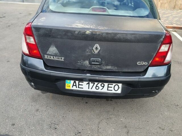 Серый Рено Clio Symbol, объемом двигателя 1.4 л и пробегом 210 тыс. км за 92000 $, фото 3 на Automoto.ua