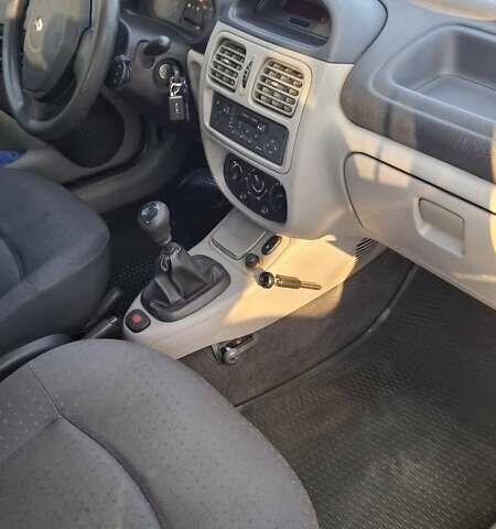 Серый Рено Clio Symbol, объемом двигателя 1.39 л и пробегом 148 тыс. км за 3500 $, фото 31 на Automoto.ua