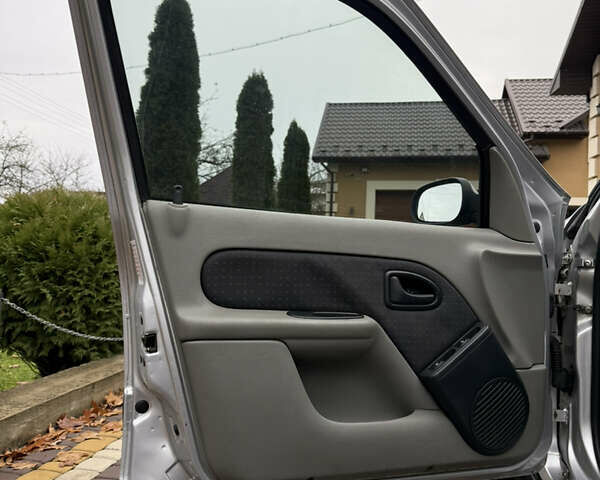 Сірий Рено Clio Symbol, об'ємом двигуна 1.4 л та пробігом 207 тис. км за 3250 $, фото 10 на Automoto.ua
