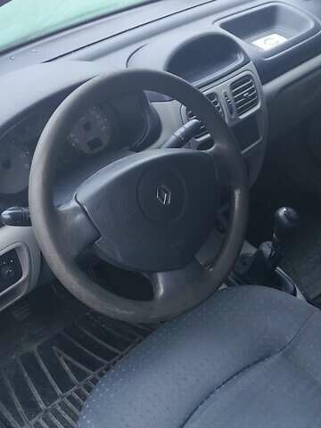Серый Рено Clio Symbol, объемом двигателя 1.39 л и пробегом 189 тыс. км за 3200 $, фото 1 на Automoto.ua
