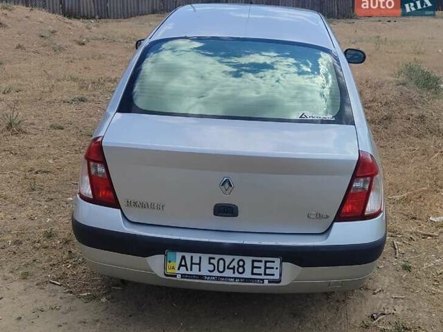 Серый Рено Clio Symbol, объемом двигателя 1.39 л и пробегом 217 тыс. км за 3300 $, фото 3 на Automoto.ua