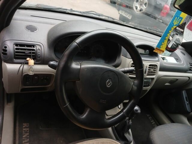 Серый Рено Clio Symbol, объемом двигателя 1.4 л и пробегом 250 тыс. км за 2600 $, фото 3 на Automoto.ua