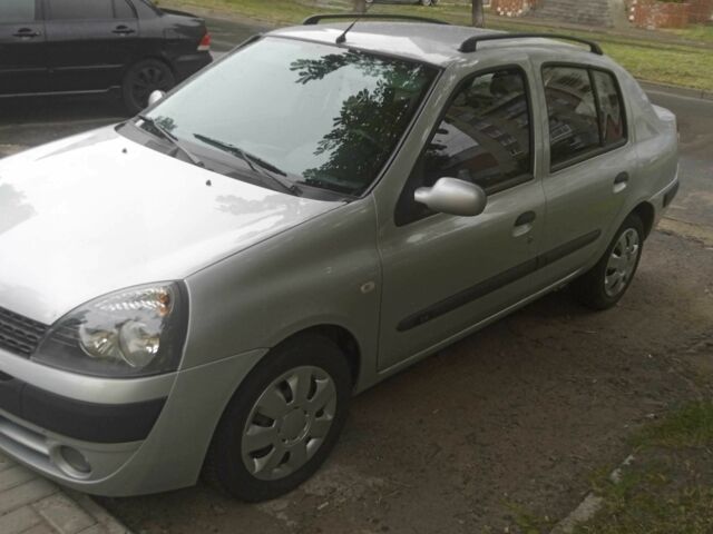 Серый Рено Clio Symbol, объемом двигателя 1.4 л и пробегом 222 тыс. км за 2600 $, фото 2 на Automoto.ua