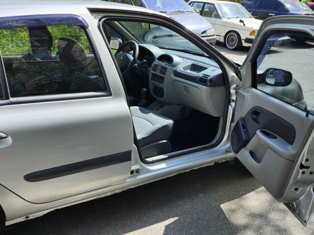 Серый Рено Clio Symbol, объемом двигателя 1.4 л и пробегом 219 тыс. км за 3700 $, фото 19 на Automoto.ua