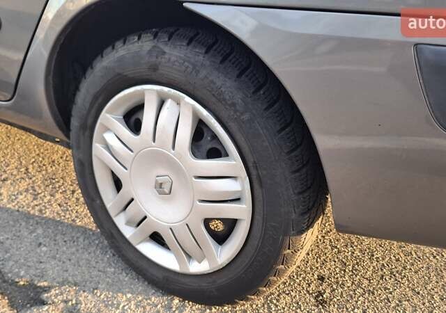 Серый Рено Clio Symbol, объемом двигателя 1.39 л и пробегом 148 тыс. км за 3500 $, фото 20 на Automoto.ua