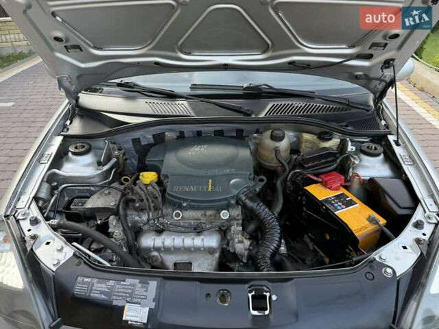 Серый Рено Clio Symbol, объемом двигателя 1.4 л и пробегом 207 тыс. км за 3250 $, фото 38 на Automoto.ua