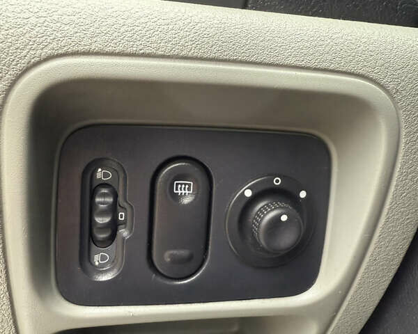 Сірий Рено Clio Symbol, об'ємом двигуна 1.4 л та пробігом 207 тис. км за 3250 $, фото 32 на Automoto.ua