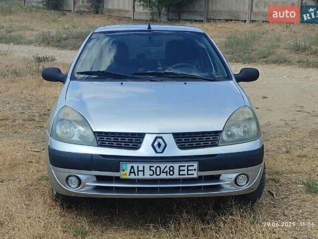 Серый Рено Clio Symbol, объемом двигателя 1.39 л и пробегом 217 тыс. км за 3300 $, фото 1 на Automoto.ua