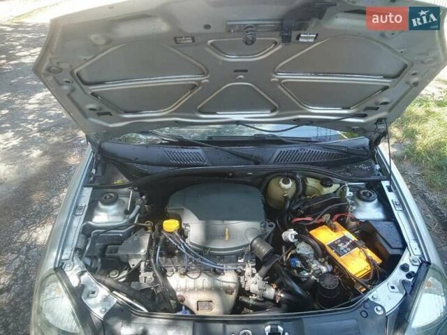 Серый Рено Clio Symbol, объемом двигателя 1.4 л и пробегом 300 тыс. км за 3000 $, фото 7 на Automoto.ua