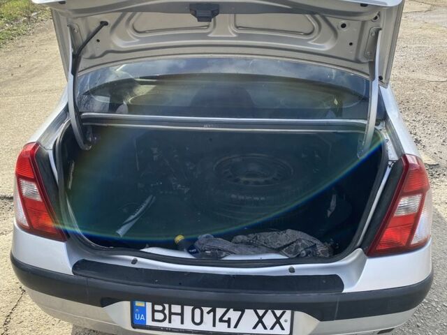 Серый Рено Clio Symbol, объемом двигателя 1.4 л и пробегом 130 тыс. км за 4300 $, фото 5 на Automoto.ua