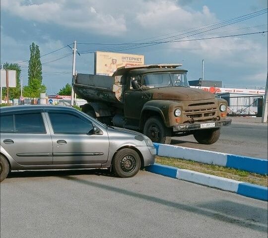 Сірий Рено Clio Symbol, об'ємом двигуна 1.4 л та пробігом 306 тис. км за 2700 $, фото 5 на Automoto.ua