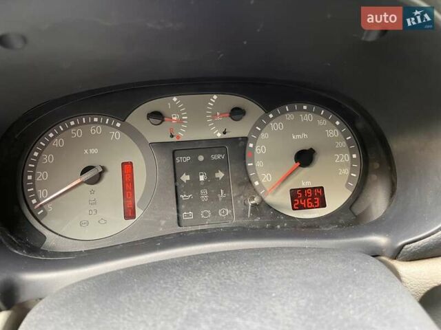 Серый Рено Clio Symbol, объемом двигателя 1.4 л и пробегом 51 тыс. км за 5250 $, фото 26 на Automoto.ua