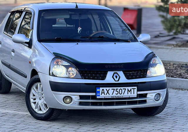 Серый Рено Clio Symbol, объемом двигателя 1.4 л и пробегом 225 тыс. км за 2950 $, фото 6 на Automoto.ua
