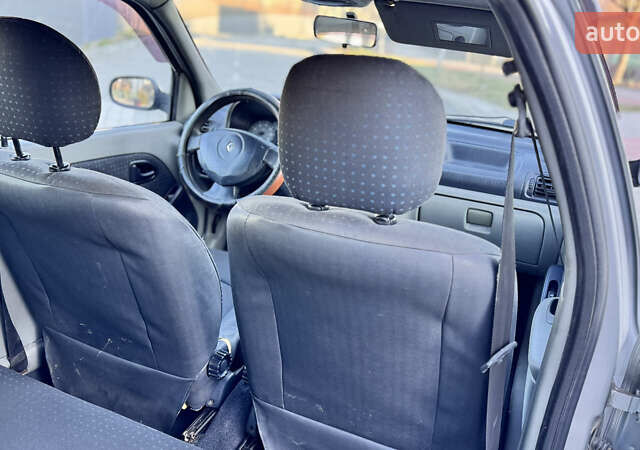 Серый Рено Clio Symbol, объемом двигателя 1.4 л и пробегом 225 тыс. км за 2950 $, фото 46 на Automoto.ua