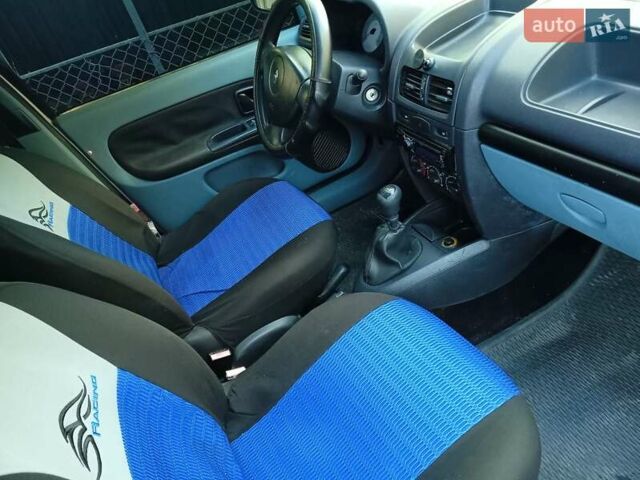 Серый Рено Clio Symbol, объемом двигателя 1.4 л и пробегом 237 тыс. км за 2950 $, фото 9 на Automoto.ua