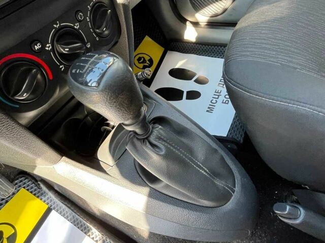 Рено Clio Symbol 2006 в Стрые на Automoto.ua Серый Рено Clio Symbol, объемом двигателя 1.4 л и пробегом 291 тыс. км за 3999 $, фото 12 на Automoto.ua