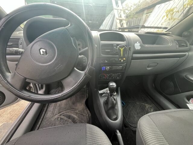 Рено Clio Symbol 2006 в Павлограде на Automoto.ua Серый Рено Clio Symbol, объемом двигателя 1.4 л и пробегом 136 тыс. км за 3400 $, фото 3 на Automoto.ua