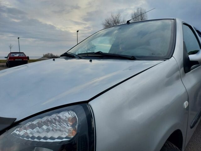 Серый Рено Clio Symbol, объемом двигателя 1.4 л и пробегом 283 тыс. км за 3300 $, фото 5 на Automoto.ua