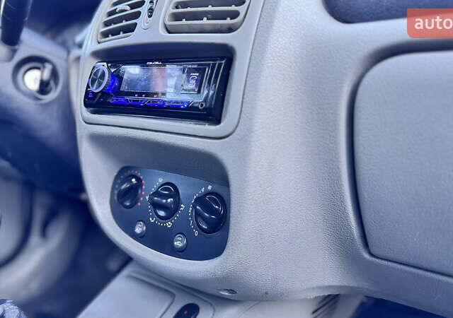 Серый Рено Clio Symbol, объемом двигателя 1.4 л и пробегом 225 тыс. км за 2950 $, фото 40 на Automoto.ua