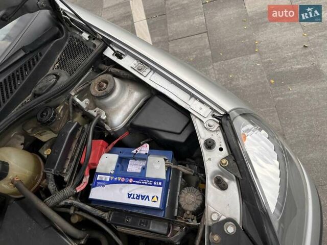 Серый Рено Clio Symbol, объемом двигателя 1.4 л и пробегом 51 тыс. км за 5250 $, фото 24 на Automoto.ua