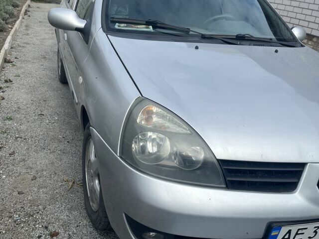 Рено Clio Symbol 2006 в Павлограде на Automoto.ua Серый Рено Clio Symbol, объемом двигателя 1.4 л и пробегом 136 тыс. км за 3400 $, фото 1 на Automoto.ua