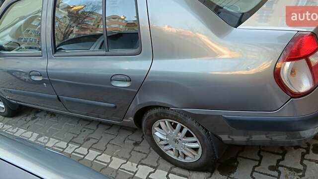 Сірий Рено Clio Symbol, об'ємом двигуна 1.4 л та пробігом 155 тис. км за 3450 $, фото 10 на Automoto.ua