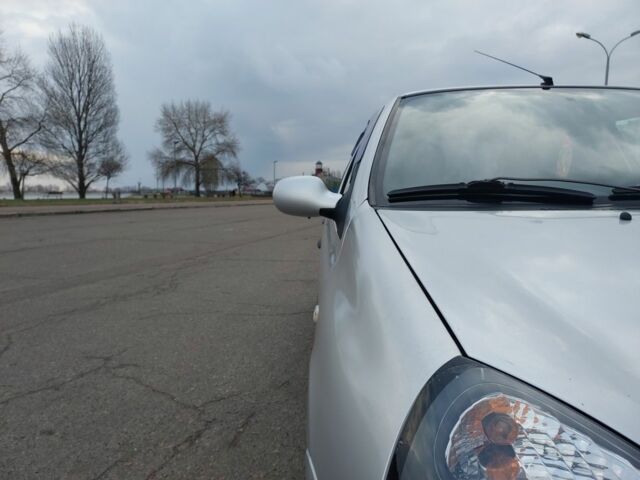 Серый Рено Clio Symbol, объемом двигателя 1.4 л и пробегом 283 тыс. км за 3300 $, фото 6 на Automoto.ua