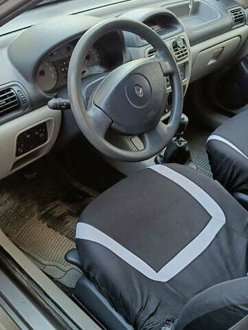 Сірий Рено Clio Symbol, об'ємом двигуна 1.4 л та пробігом 155 тис. км за 3450 $, фото 11 на Automoto.ua