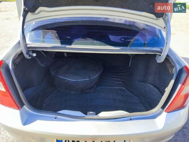 Серый Рено Clio Symbol, объемом двигателя 1.4 л и пробегом 335 тыс. км за 3250 $, фото 17 на Automoto.ua