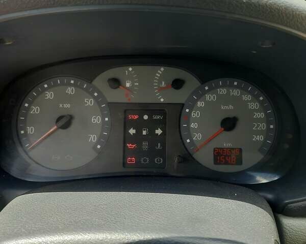 Серый Рено Clio Symbol, объемом двигателя 1.4 л и пробегом 243 тыс. км за 3900 $, фото 10 на Automoto.ua