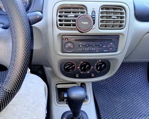 Сірий Рено Clio Symbol, об'ємом двигуна 1.4 л та пробігом 54 тис. км за 5600 $, фото 11 на Automoto.ua