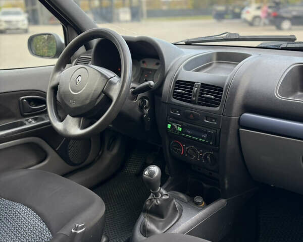 Серый Рено Clio Symbol, объемом двигателя 1.4 л и пробегом 267 тыс. км за 2950 $, фото 27 на Automoto.ua