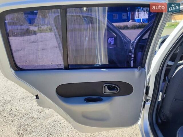 Серый Рено Clio Symbol, объемом двигателя 1.4 л и пробегом 335 тыс. км за 3250 $, фото 12 на Automoto.ua