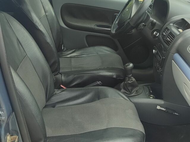 Рено Clio Symbol 2006 в Львове на Automoto.ua Серый Рено Clio Symbol, объемом двигателя 1.4 л и пробегом 282 тыс. км за 2600 $, фото 5 на Automoto.ua