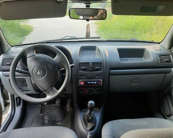 Серый Рено Clio Symbol, объемом двигателя 1.39 л и пробегом 220 тыс. км за 2450 $, фото 19 на Automoto.ua