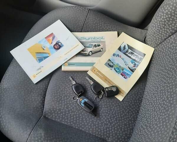 Серый Рено Clio Symbol, объемом двигателя 1.39 л и пробегом 220 тыс. км за 2450 $, фото 20 на Automoto.ua